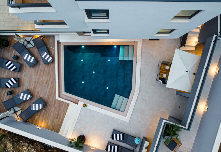brela apartment with pool